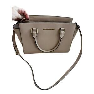 Michael Kors Selma Satchel purse medium light pink tote purse w crossbody strap